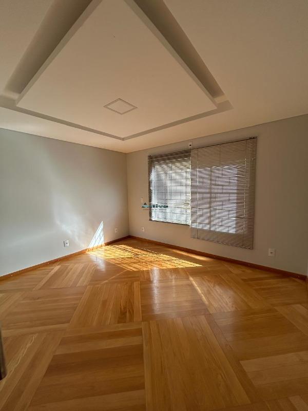 Casa para aluguel no Centro: 