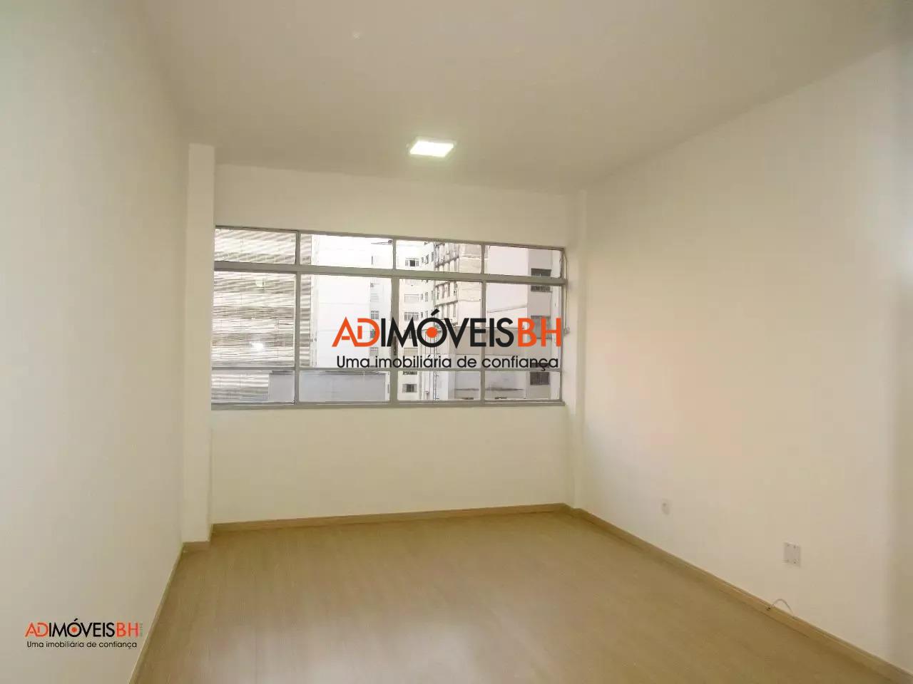 Sala à venda no Centro: 