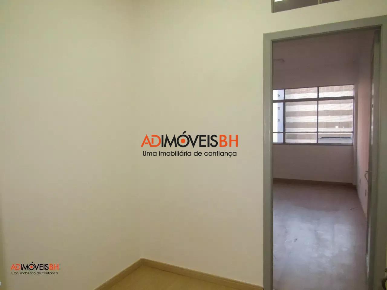 Sala à venda no Centro: 