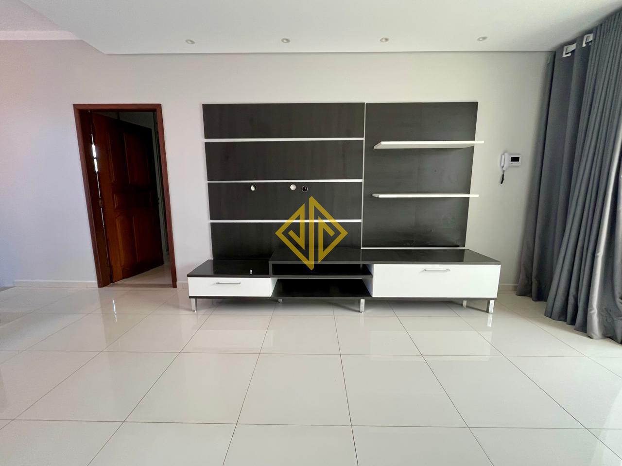 Sobrado à venda no Setor 03: