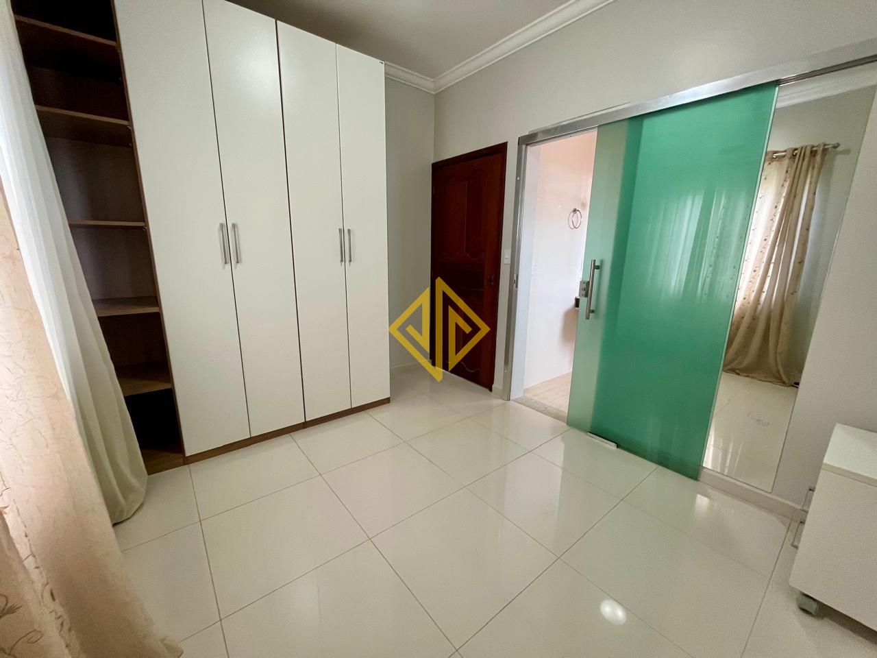 Sobrado à venda no Setor 03: