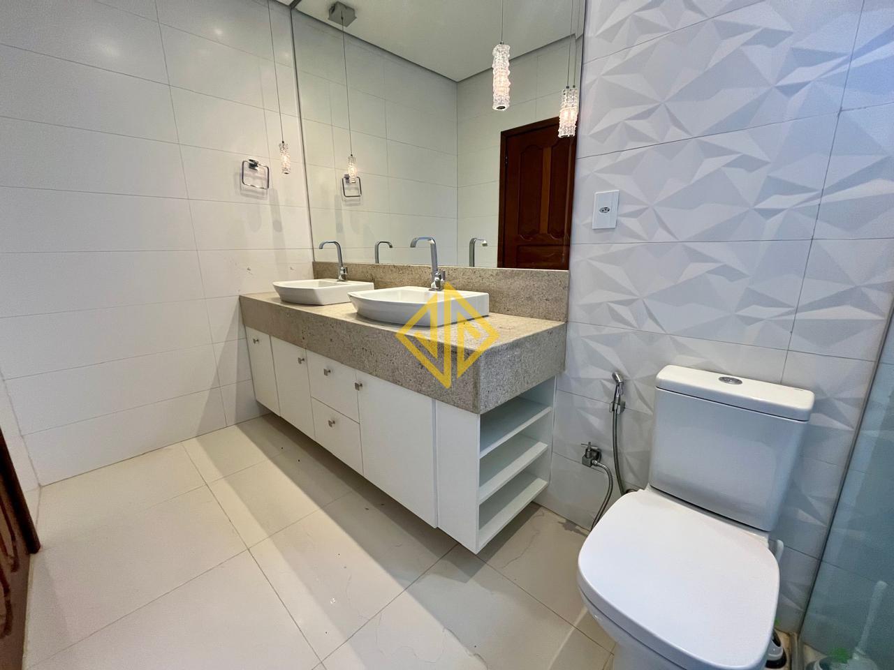 Sobrado à venda no Setor 03: