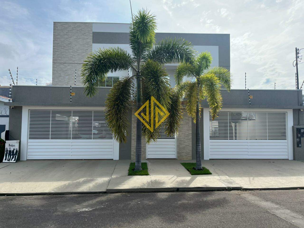 Sobrado à venda no Setor 03: 