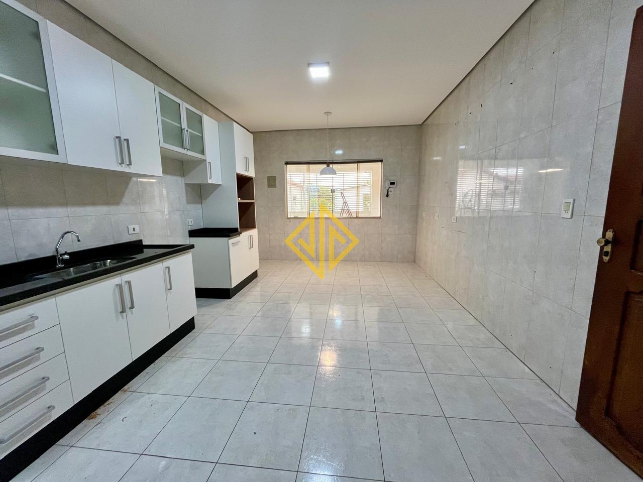 Sobrado à venda no Setor 03: