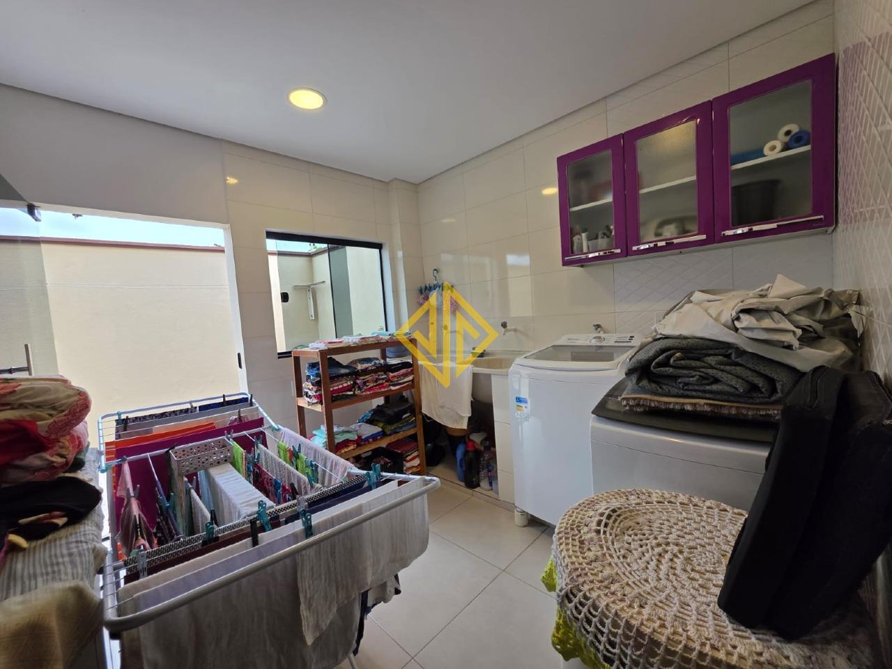 Sobrado à venda no Setor 06: