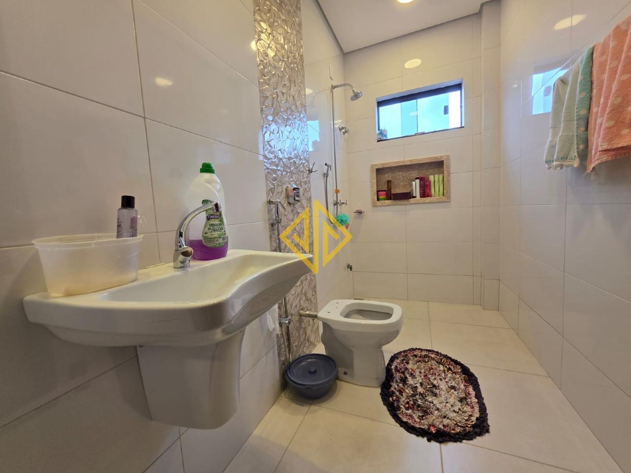 Sobrado à venda no Setor 06: