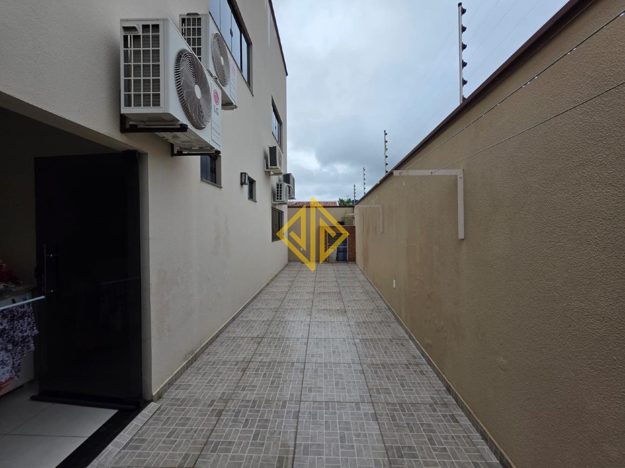 Sobrado à venda no Setor 06: