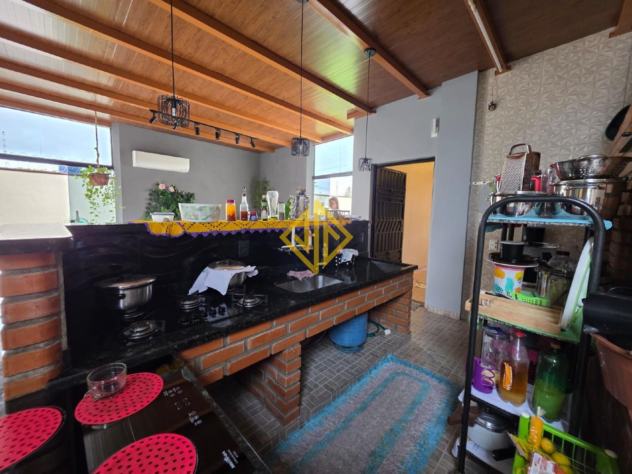 Sobrado à venda no Setor 06: