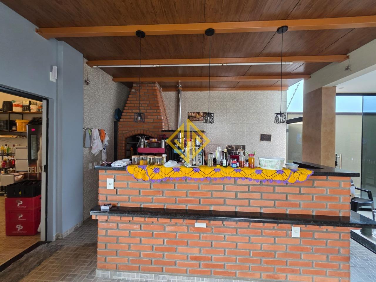 Sobrado à venda no Setor 06: