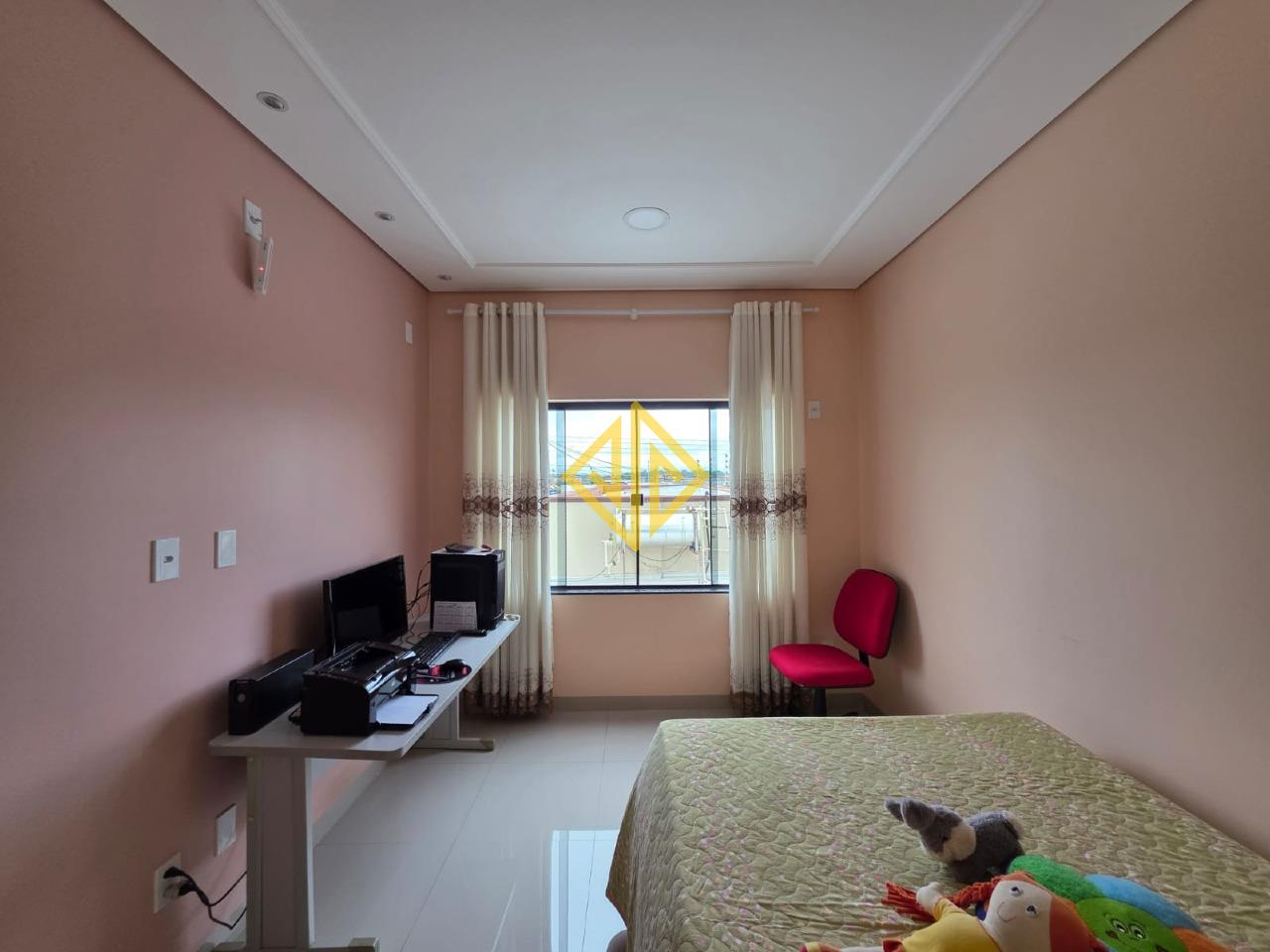 Sobrado à venda no Setor 06: