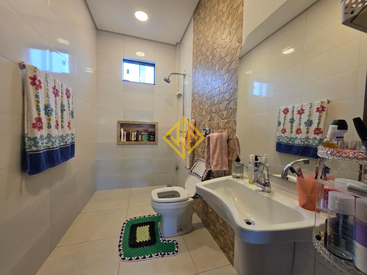 Sobrado à venda no Setor 06: