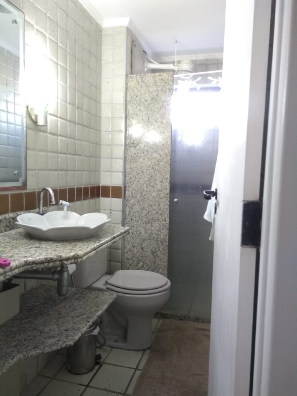 Apartamento à venda no Parnamirim: WC social