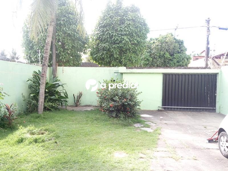Casa à venda no Cidade dos Funcionários: