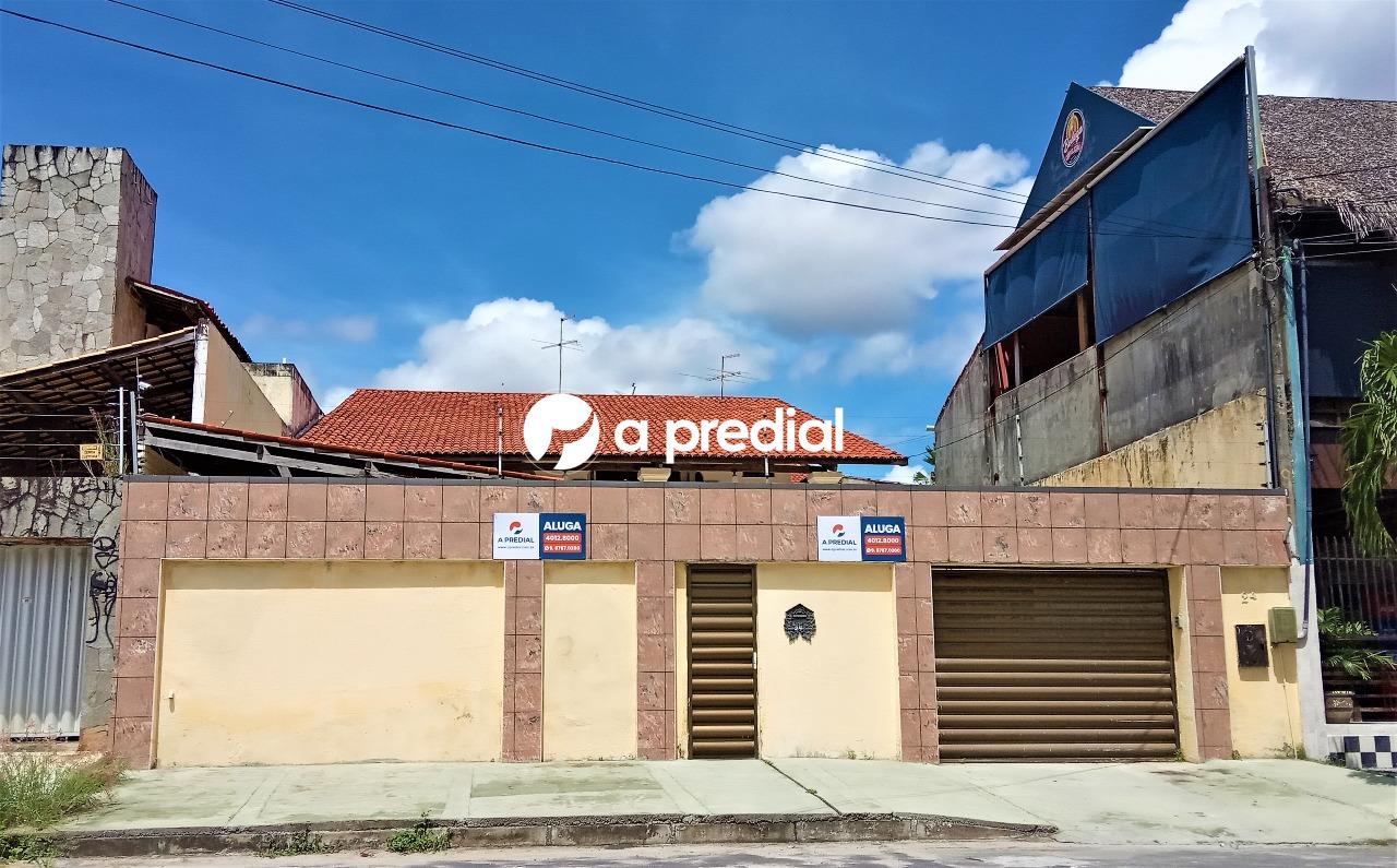 Casas à venda na Avenida Edilson Brasil Soares em Fortaleza, CE