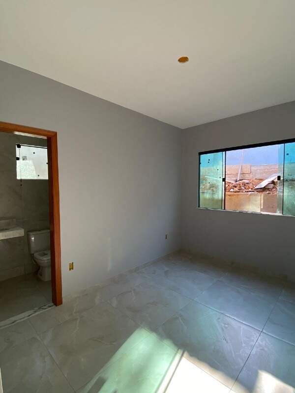 Casa à venda no Loteamento Extensão do Serramar: 