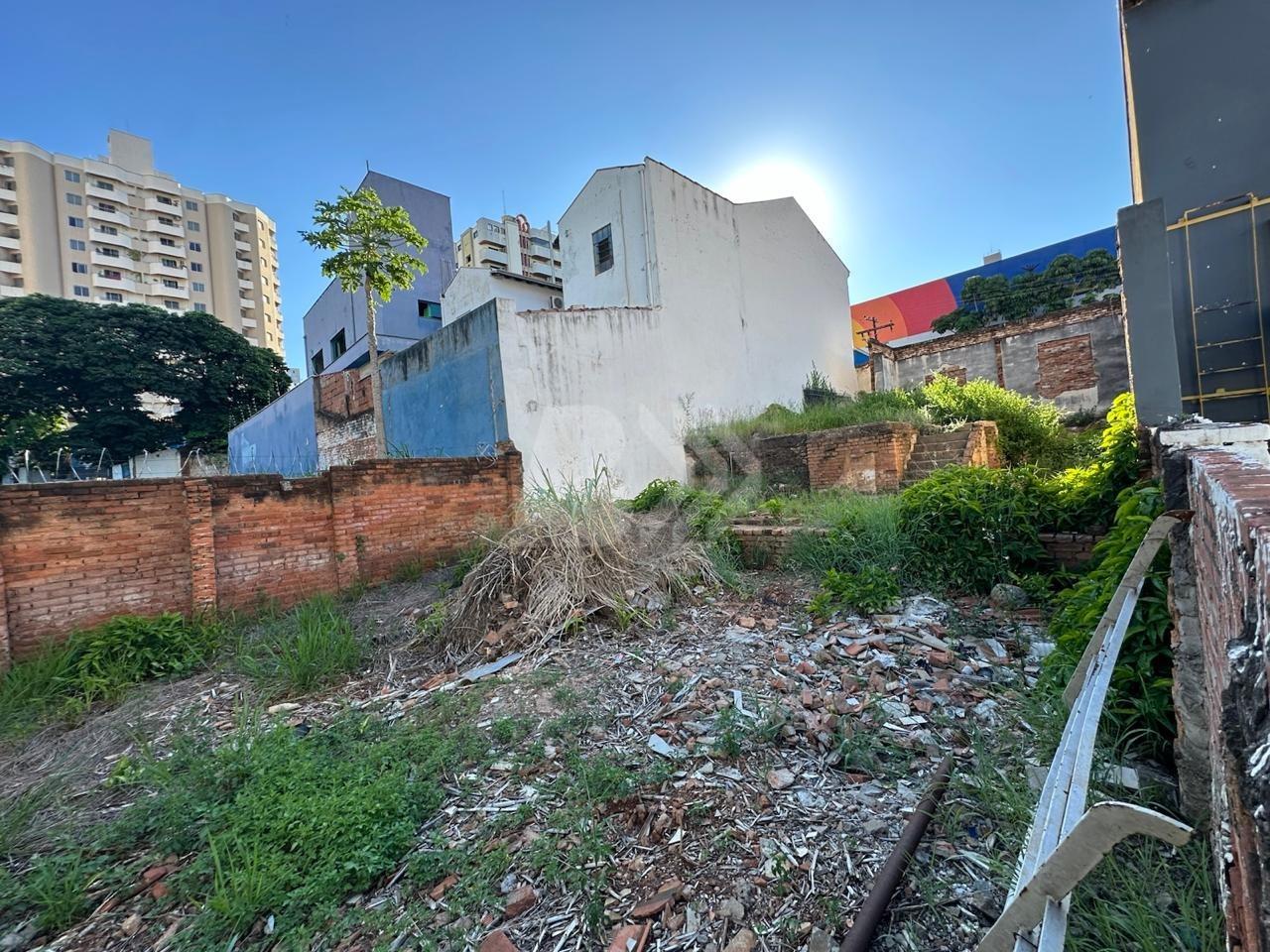 Terreno à venda no Centro: 