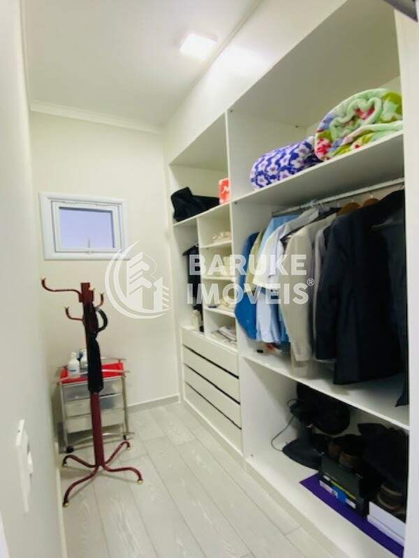 Casa de condomínio à venda no bairro JARDIM MANTOVAIndaiatuba: CLOSET SUITE