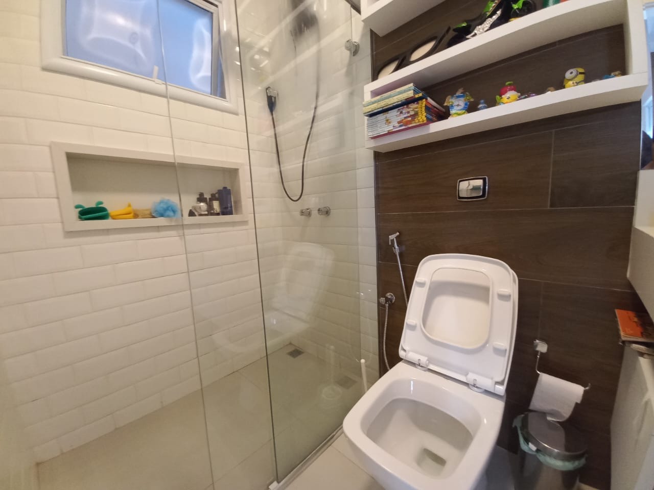 Casa de condomínio à venda no bairro JARDIM RESIDENCIAL DONA MARIA JOSÉIndaiatuba: Banheiro Suíte Inferior