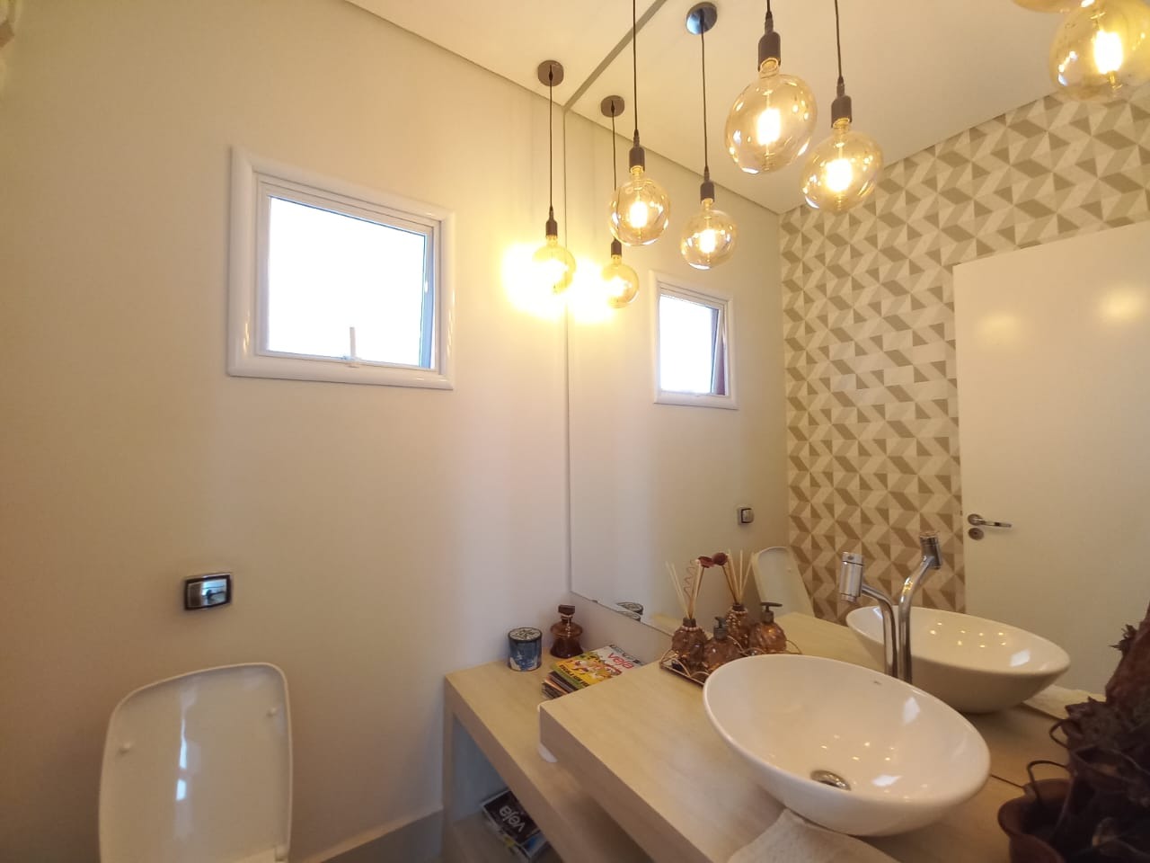 Casa de condomínio à venda no bairro JARDIM RESIDENCIAL DONA MARIA JOSÉIndaiatuba: Lavabo