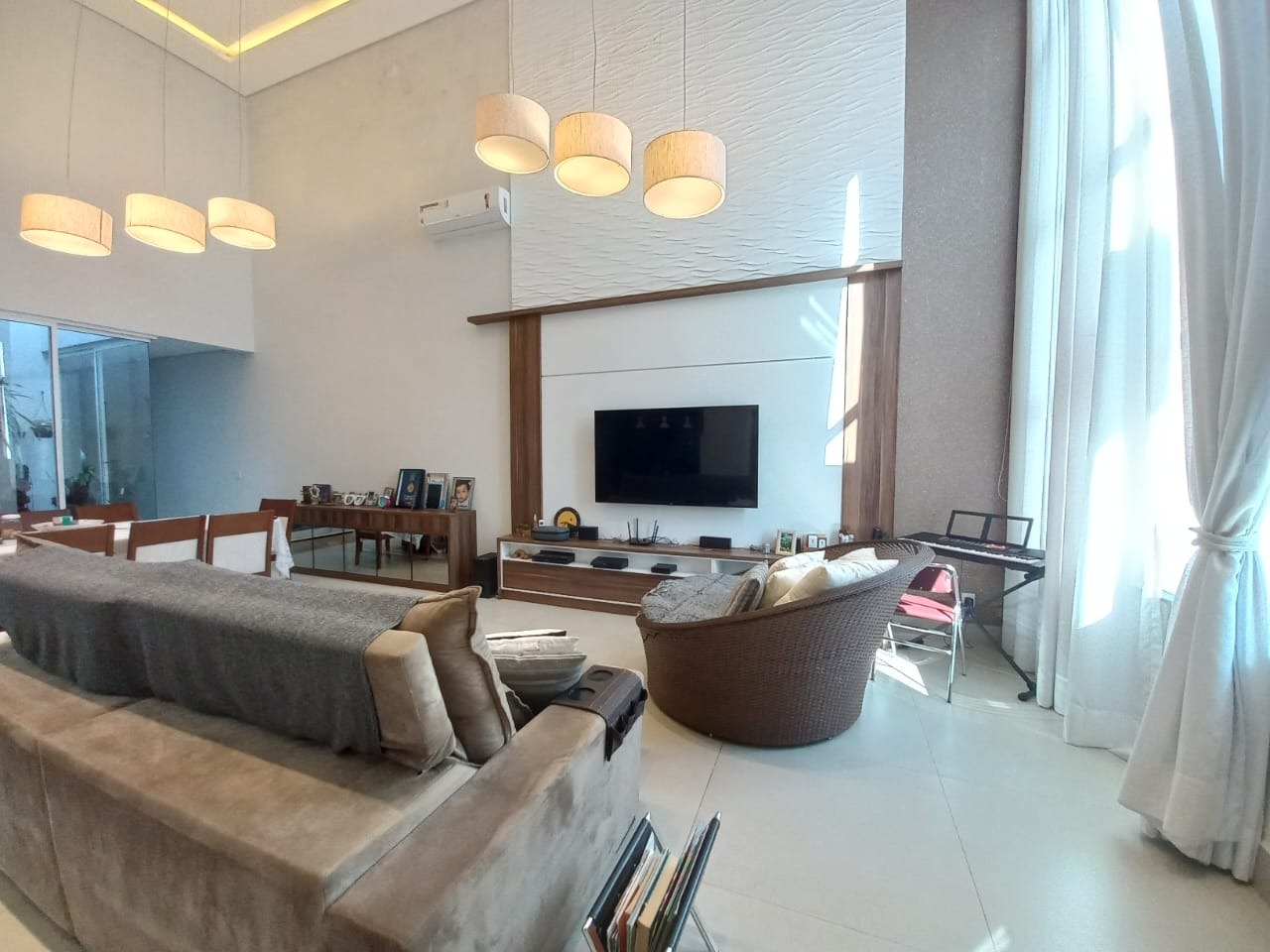 Casa de condomínio à venda no bairro JARDIM RESIDENCIAL DONA MARIA JOSÉIndaiatuba: Sala de Estar