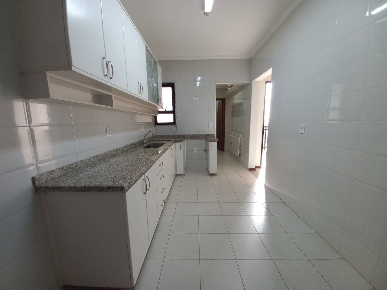 Apartamento à venda no bairro CENTROIndaiatuba: Cozinha