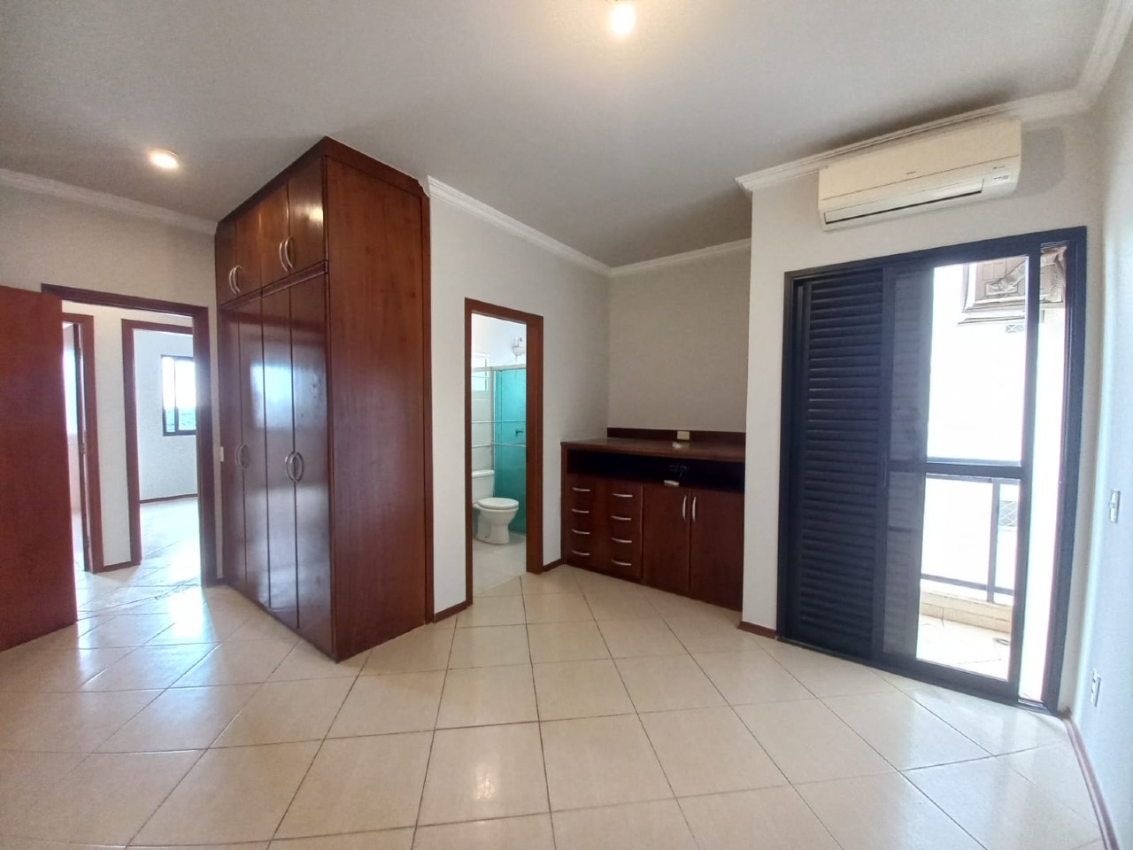 Apartamento à venda no bairro CENTROIndaiatuba: Quarto Suíte