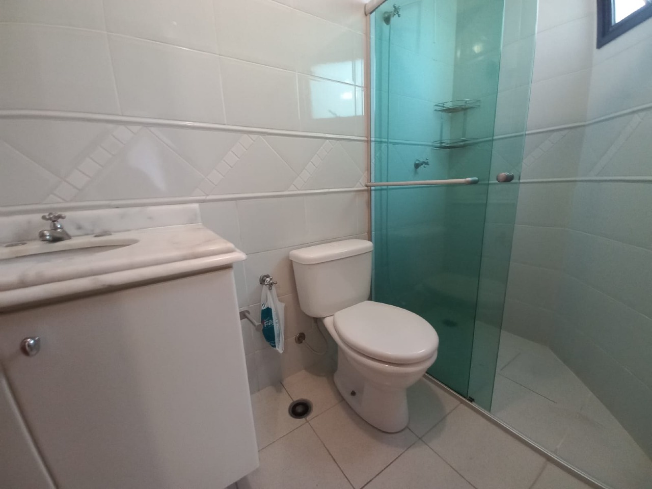 Apartamento à venda no bairro CENTROIndaiatuba: Banheiro Suíte