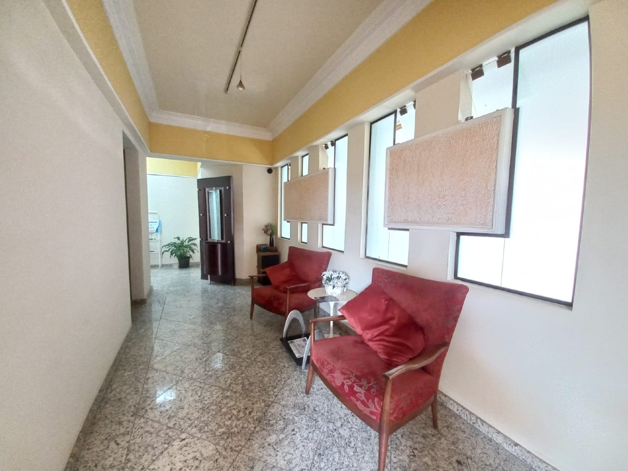 Apartamento para aluguel no bairro CENTROIndaiatuba: Hall de entrada do Prédio