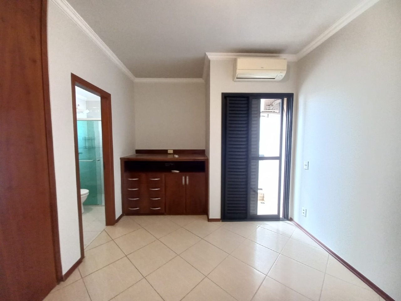 Apartamento para aluguel no bairro CENTROIndaiatuba: Quarto Suíte