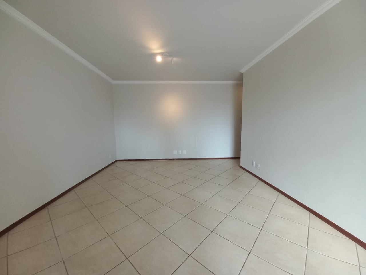 Apartamento para aluguel no bairro CENTROIndaiatuba: Sala