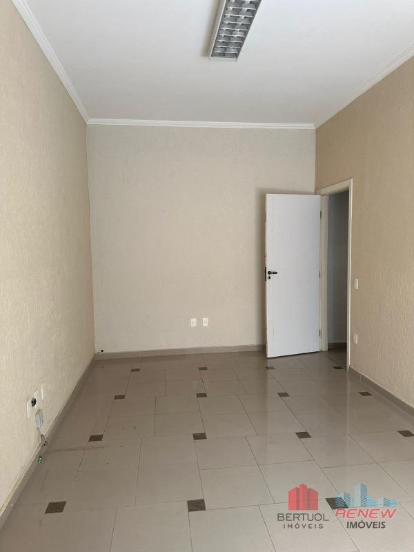 Sala comercial para aluguel Centro em Vinhedo: Sala no centro