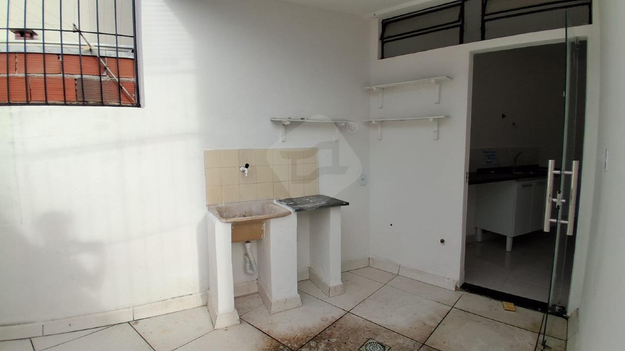 Casa para aluguel no Grã-Duquesa: ÁREA DE SERVIÇO