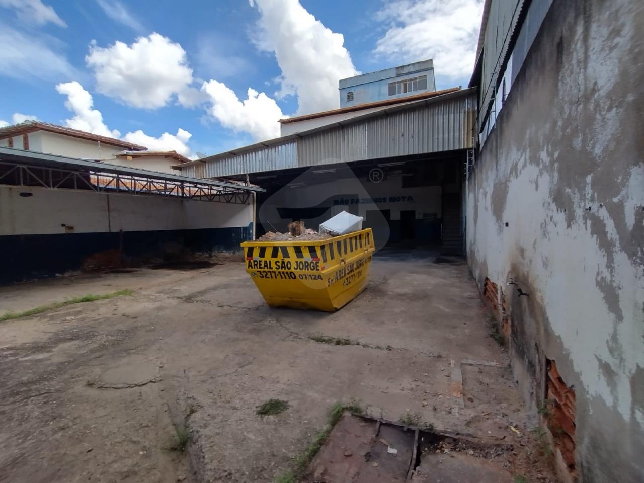 Galpão para aluguel no Vila Bretas: FRENTE DO GALPÃO
