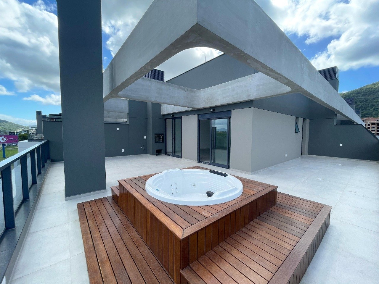 Estúdio[ NumeroQuarto] Saco Grande Florianópolis First: 