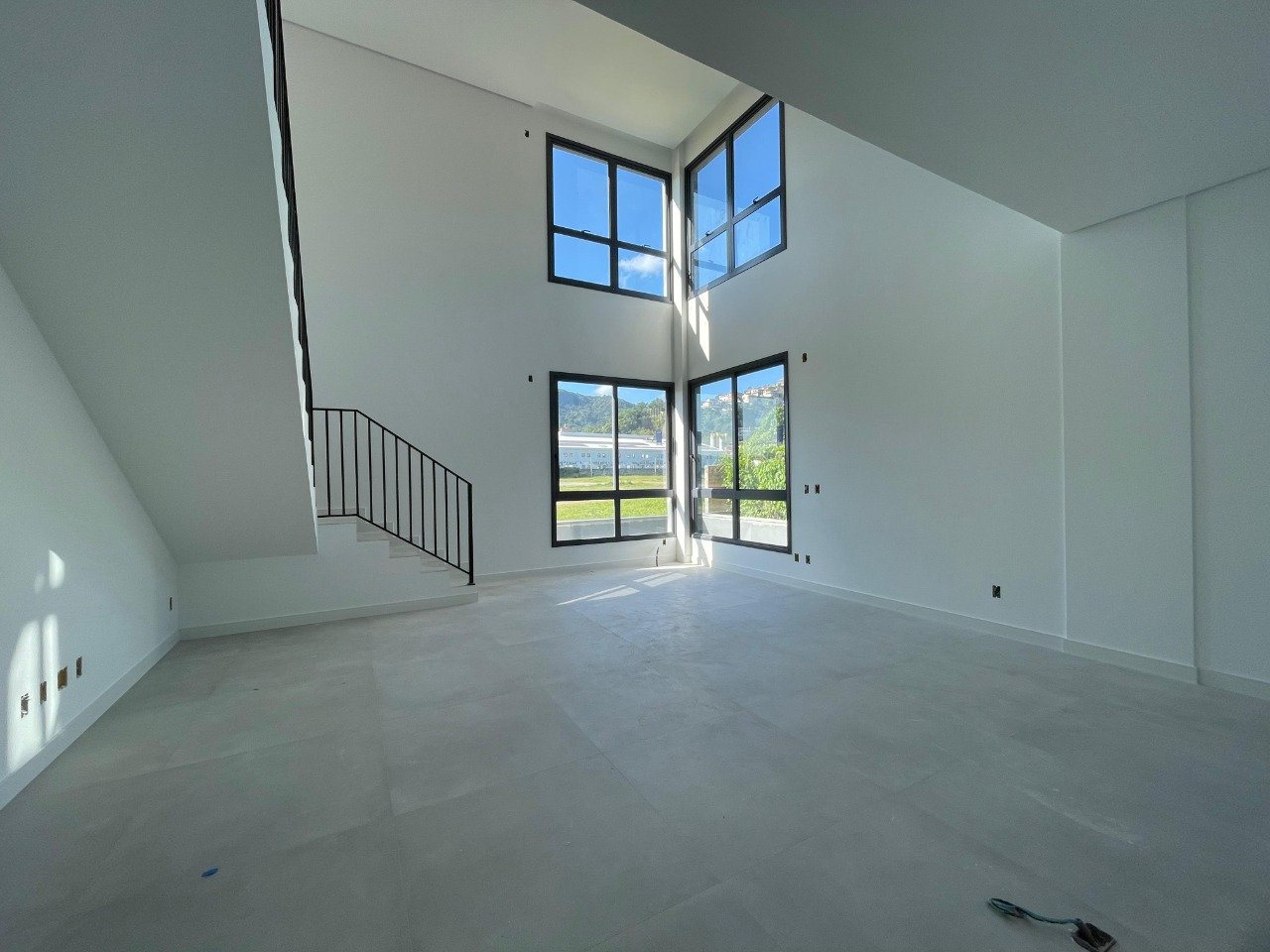 Estúdio[ NumeroQuarto] Saco Grande Florianópolis First: 