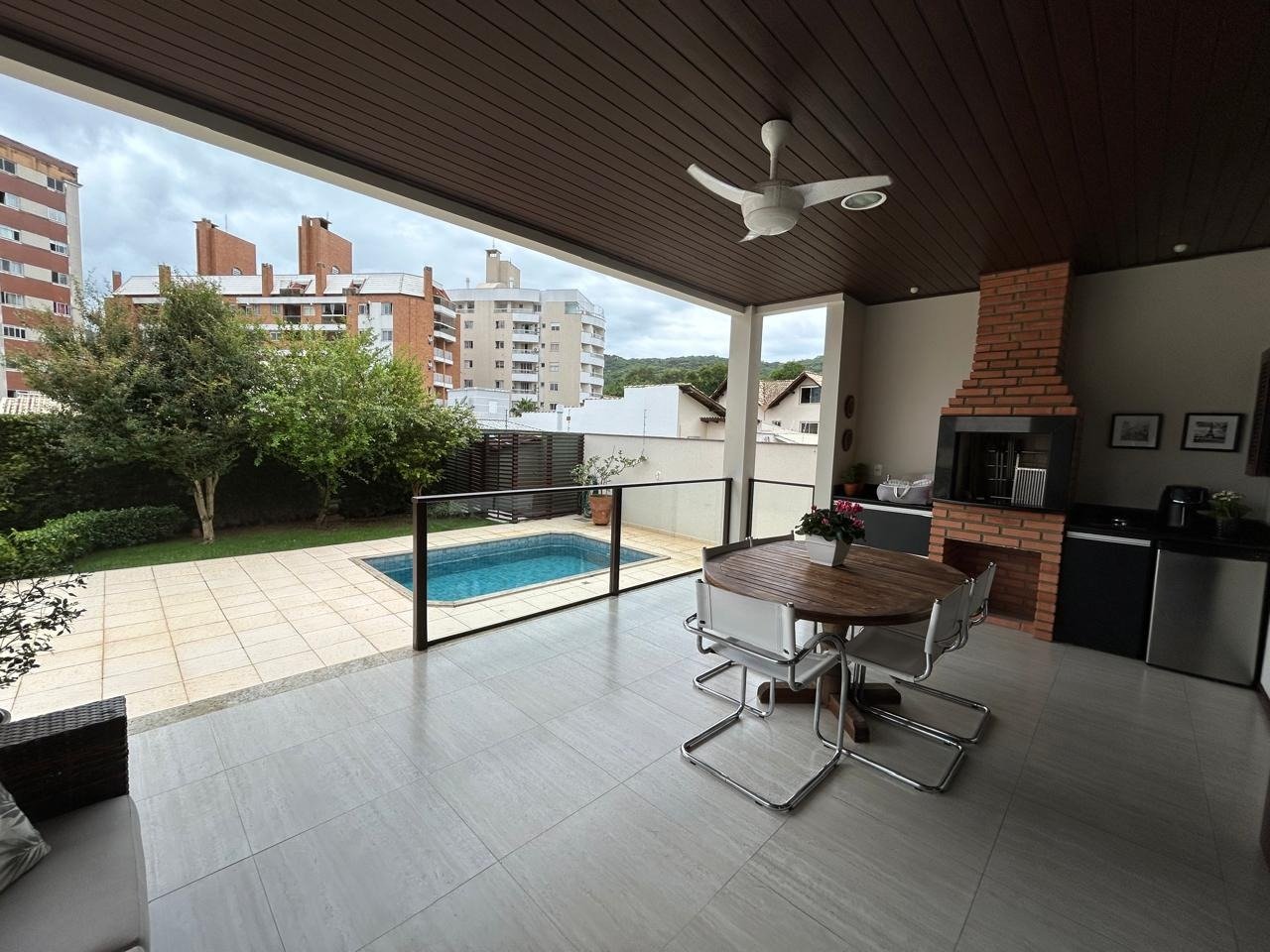 Casa[ NumeroQuarto] Córrego Grande Florianópolis : 