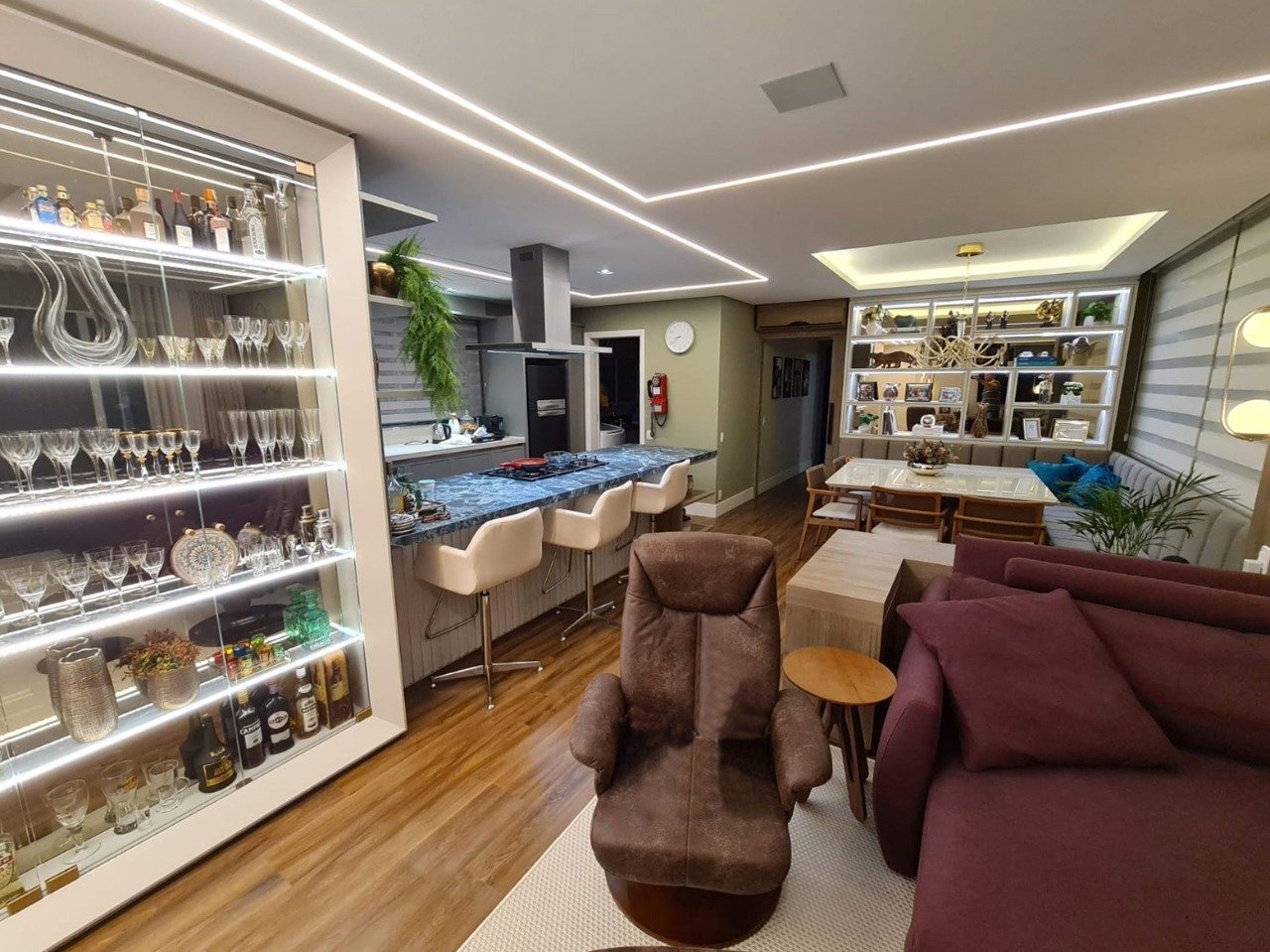 Apartamento[ NumeroQuarto] Centro Florianópolis Linda Koerich: 