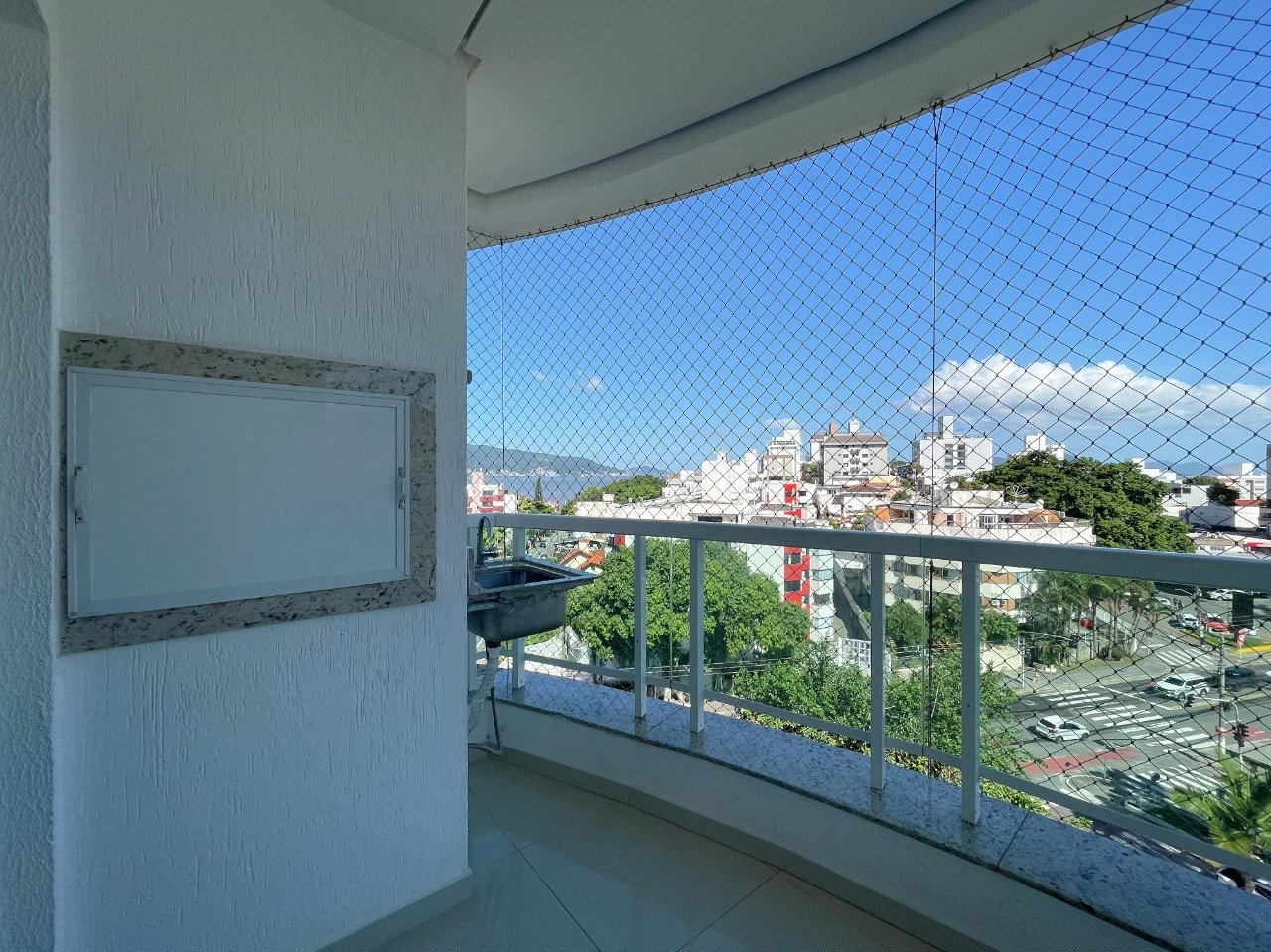 Apartamento[ NumeroQuarto] Coqueiros Florianópolis Gualter de Freitas Tibau: 