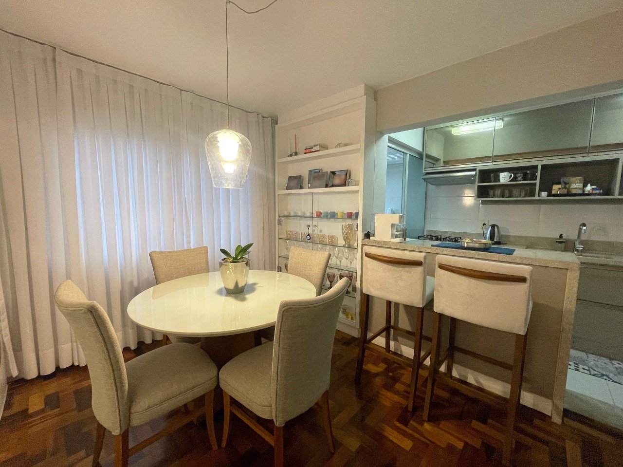 Apartamento[ NumeroQuarto] Centro Florianópolis Versalhes: 