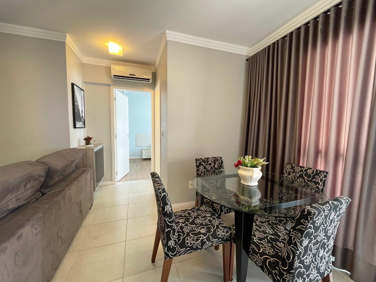 Apartamento[ NumeroQuarto] Centro Florianópolis Iluminato: 