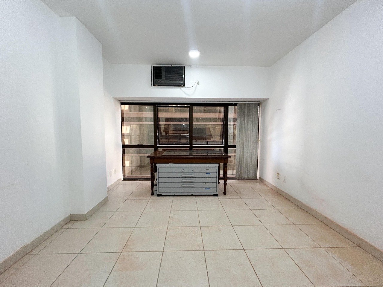 Salas/Conjuntos[ NumeroQuarto] Centro Florianópolis Centro Executivo Casa do Barão: 