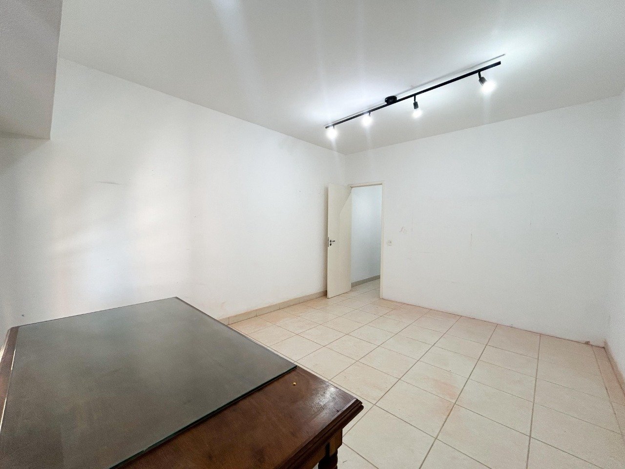 Salas/Conjuntos[ NumeroQuarto] Centro Florianópolis Centro Executivo Casa do Barão: 