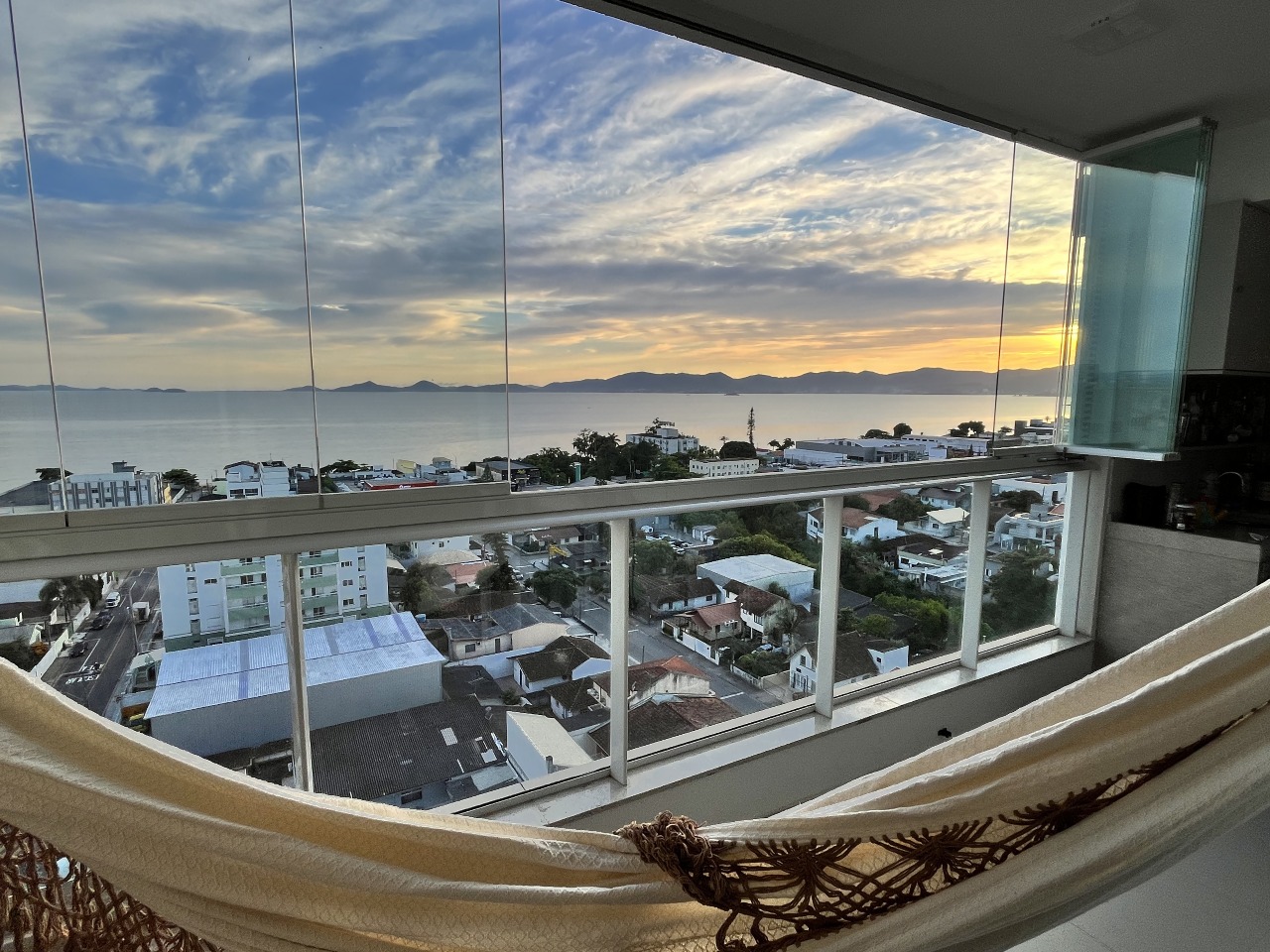 Apartamento duplex[ NumeroQuarto] Barreiros São José Ana Jovi: 