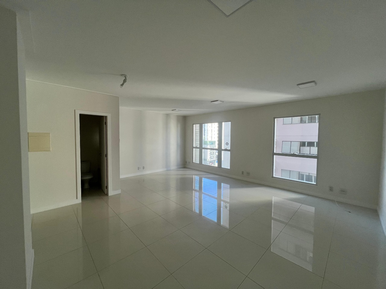 Salas/Conjuntos[ NumeroQuarto] Centro Florianópolis Koerich Empresarial Rio Branco: 