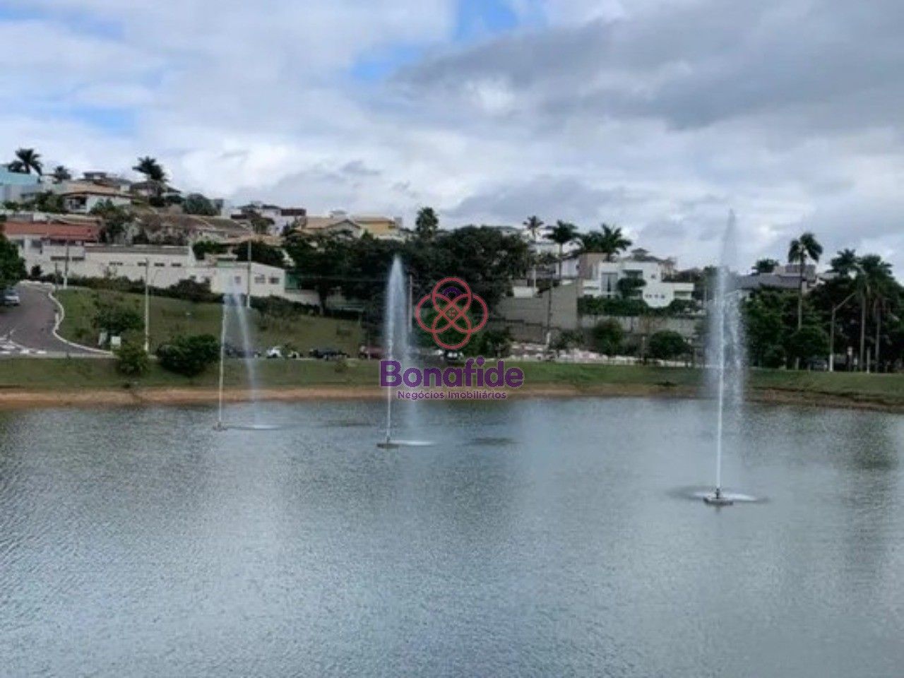 Terreno à venda no Vale Azul II: 