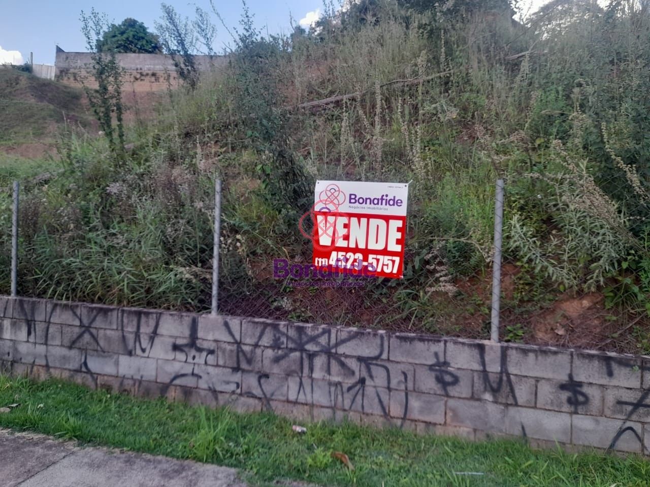 Terreno à venda no Vale Azul II: 
