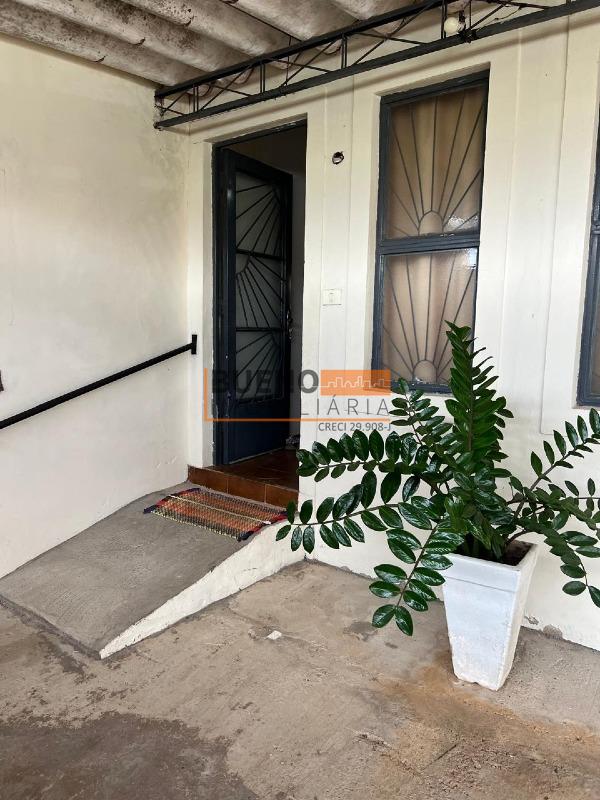 Casa para aluguel no Conjunto Habitacional Santa Terezinha: 