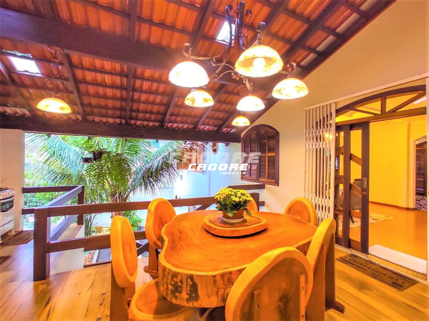 Excelente casa finamente acabada no bairro Garcia em Blumenau. — foto 6