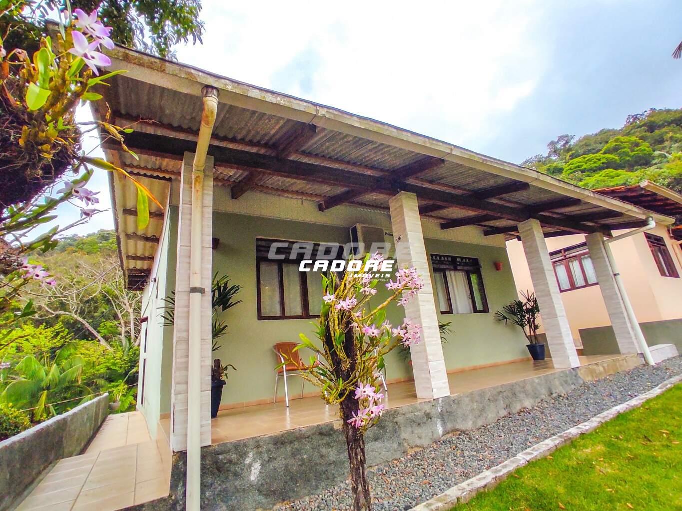 Terreno com 03 casas construídas. - foto 1