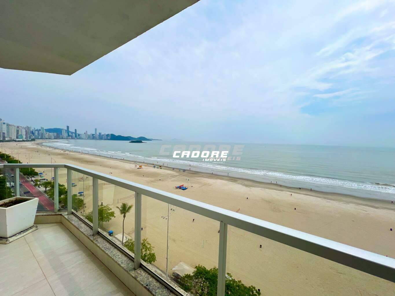 Apartamento mobiliado frente mar no Centro de Balneário Camboriú | Cadore Imóveis - foto 1
